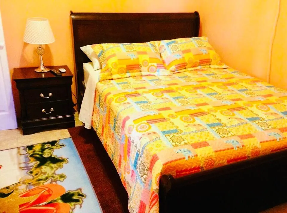 Alexander'S Apartments Providenciales