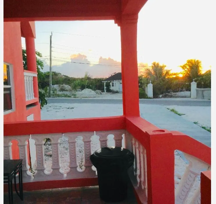 Alexander'S Apartments Providenciales