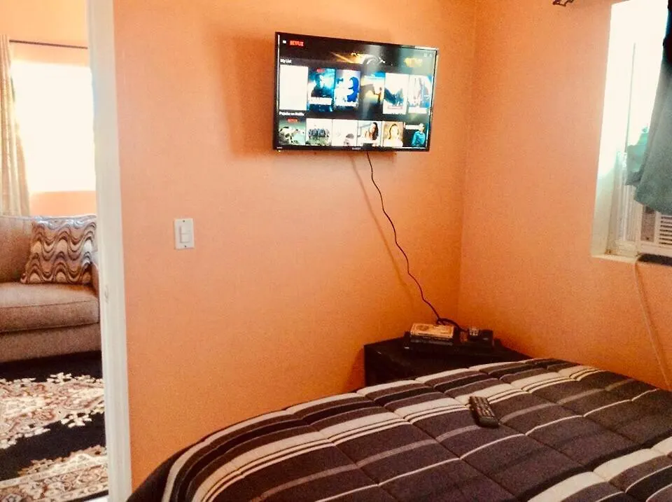 Alexander'S Apartments Providenciales